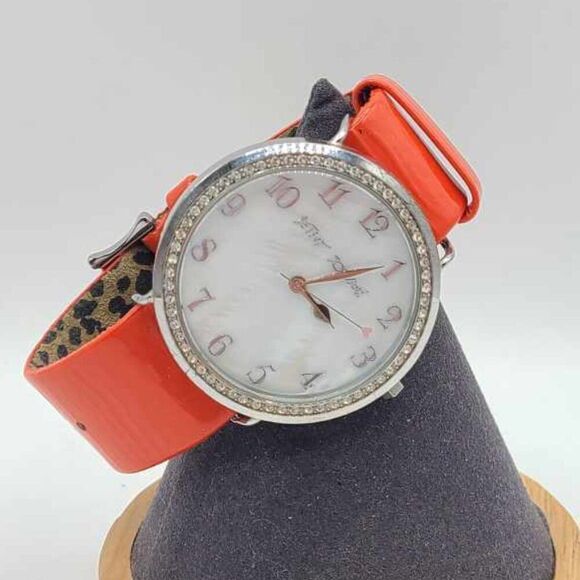 Betsey Johnson Multi Strap Red Watch missing additional Strap Working! - Picture 6 of 8